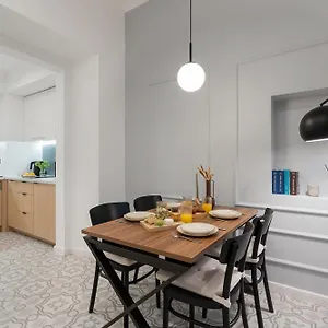  Apartment Sleeping In Main Market Poland